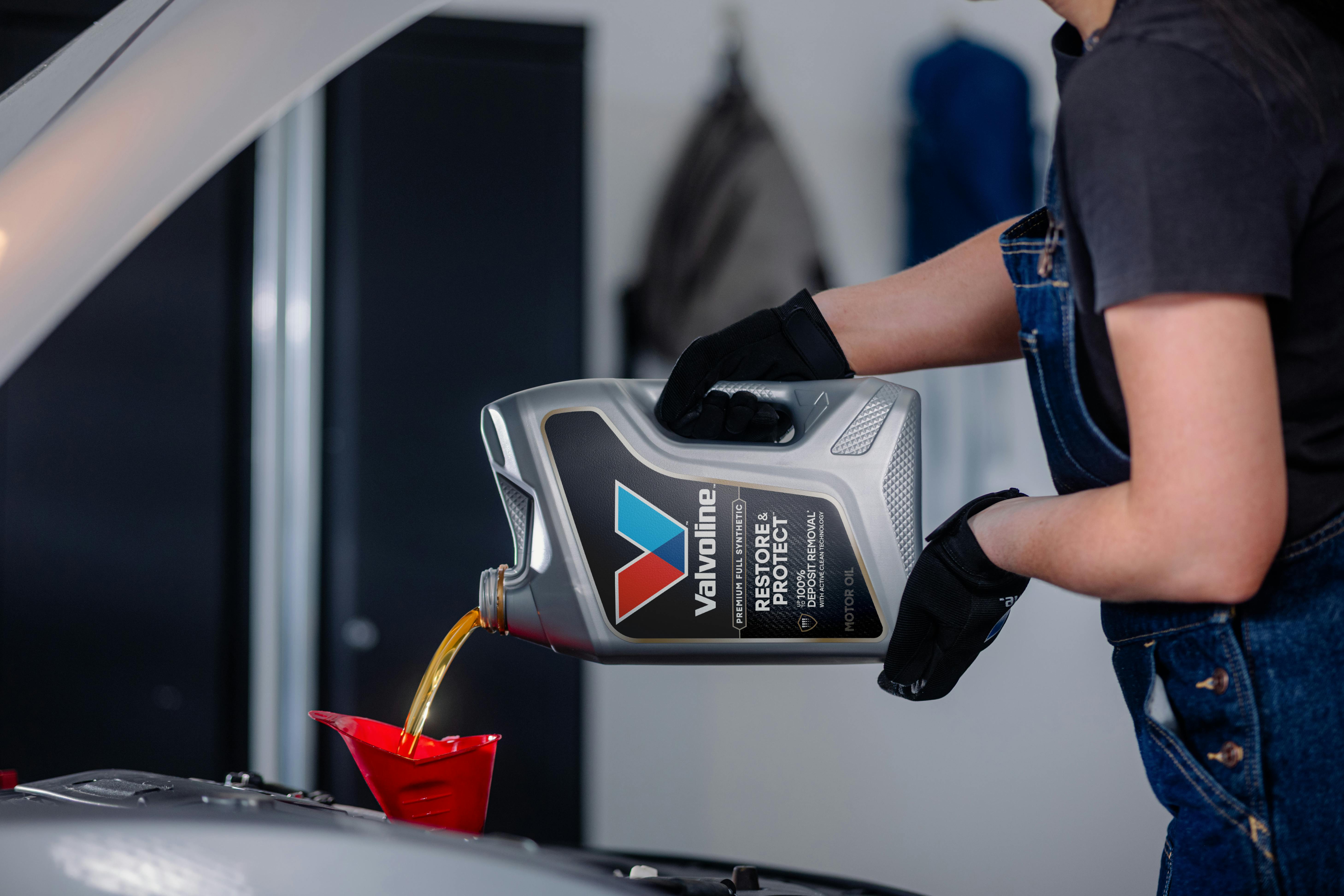 Can You Mix Synthetic and Conventional Oil?
